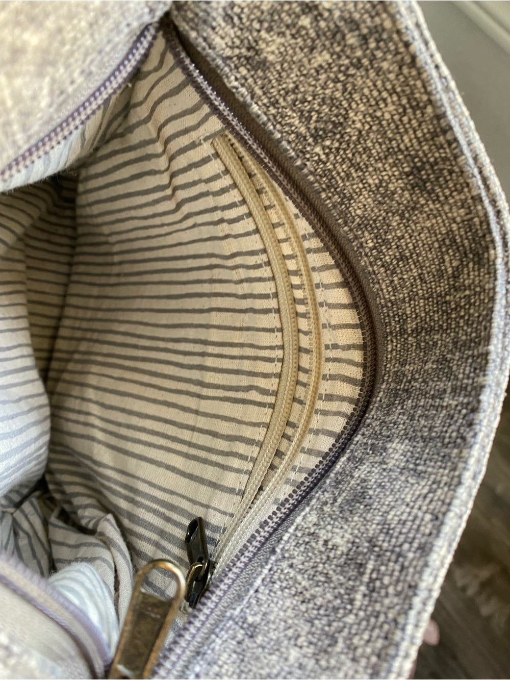 Handmade Hemp Crossbody Bucket Bag - Picture 5 of 7